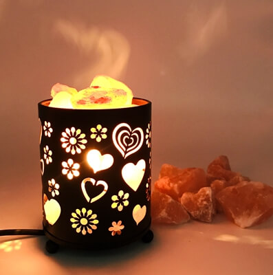 Salt Lamp With Salt Chunks In Cylinder Design Metal Basket