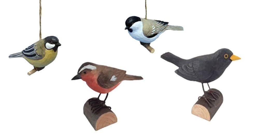 the carving wooden bird